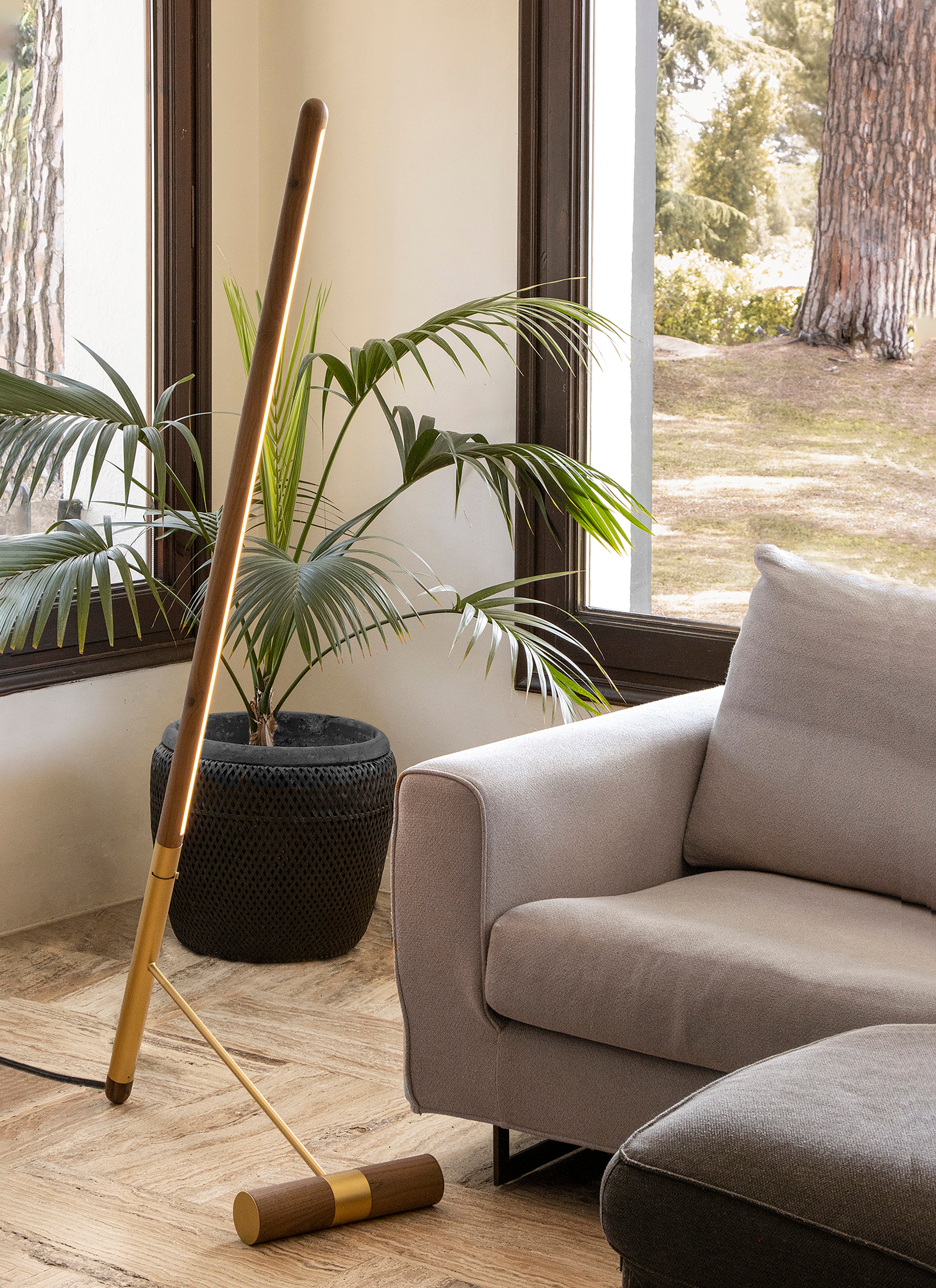 Linea D Floor Lamp