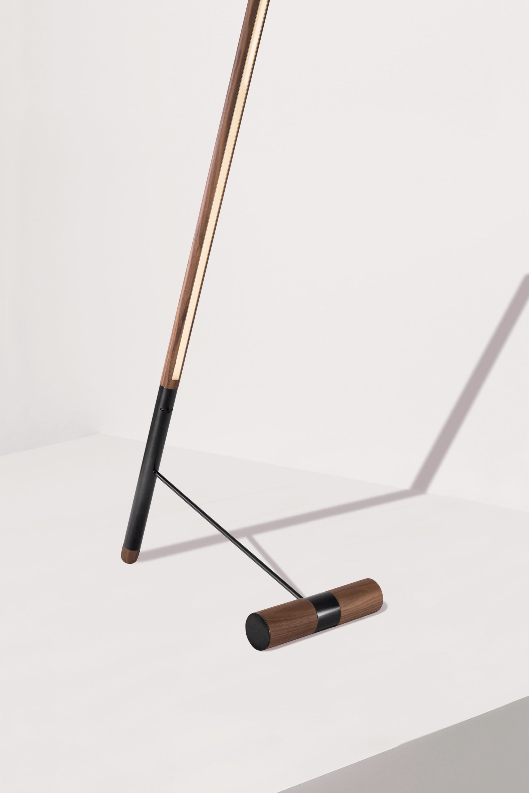 Linea D Floor Lamp