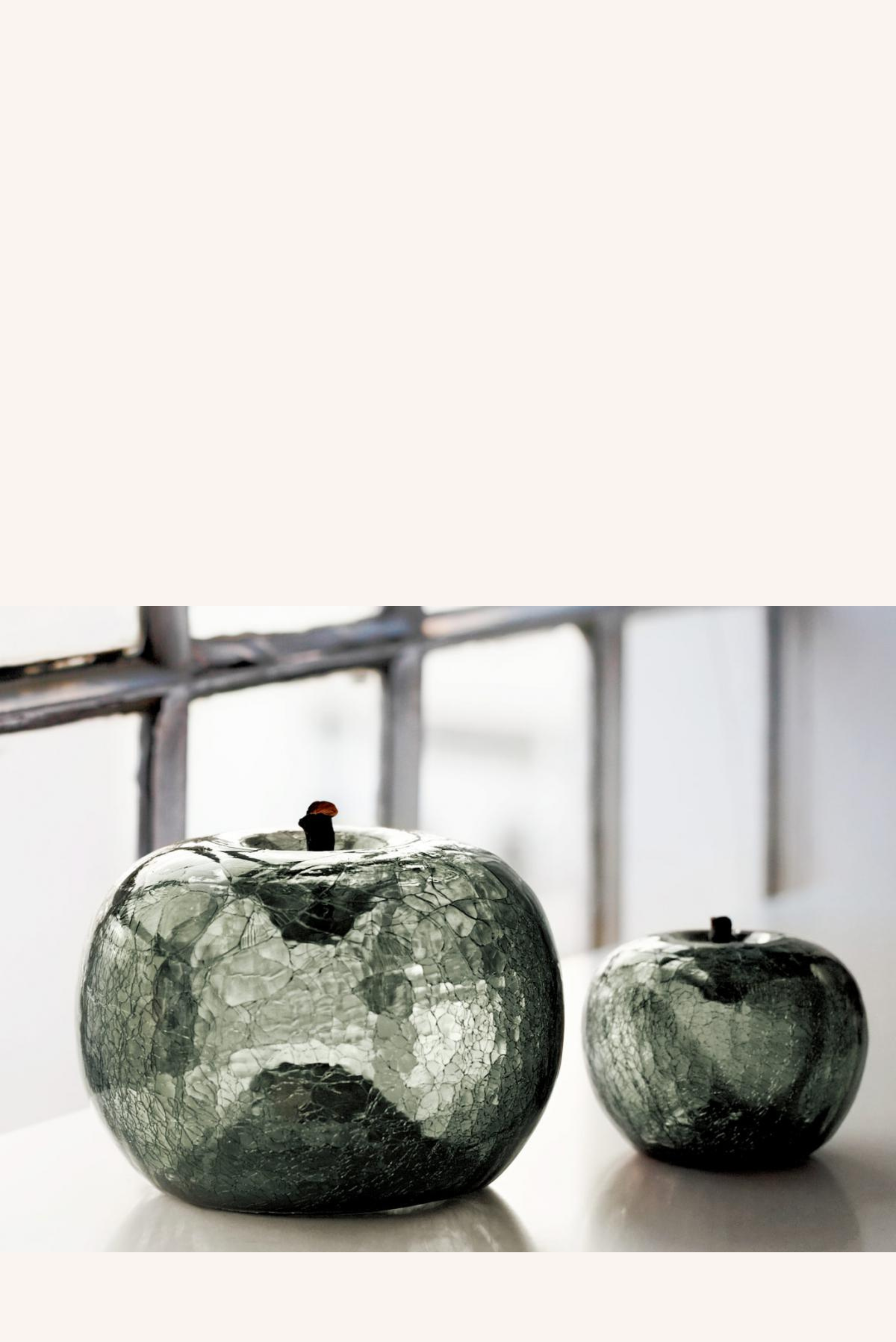 Apple - Crackled Glass